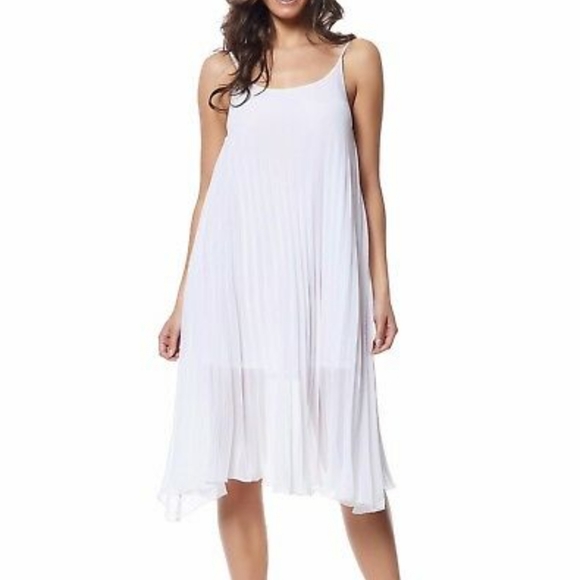 Swim cover up pleated white dress - Picture 1 of 3